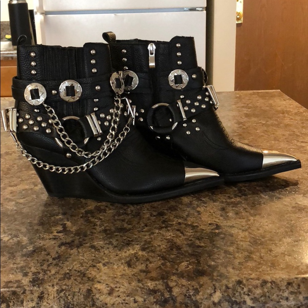 Jeffrey Campbell’s